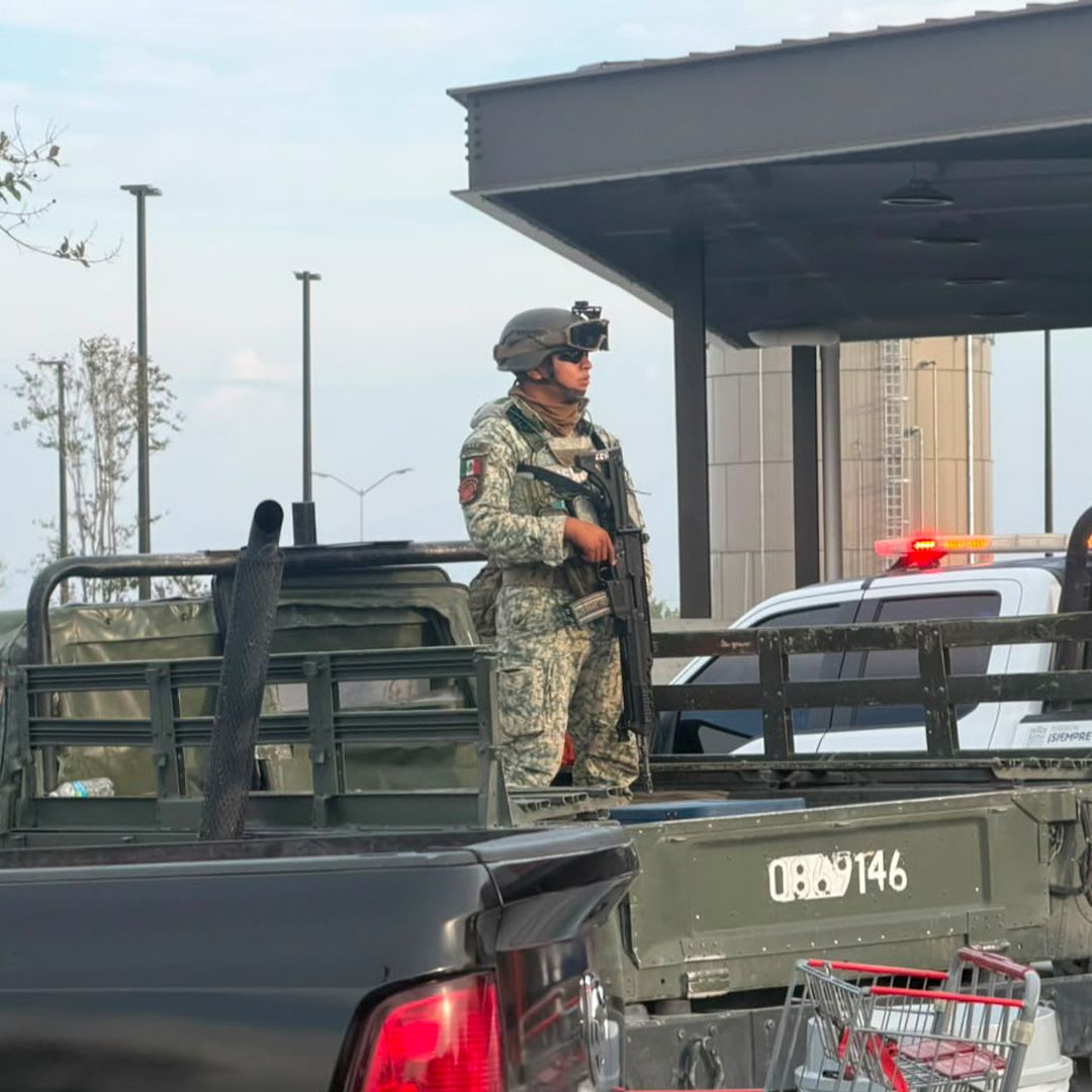 Detienen a Escoltas de Empresario Durante Operativo en Supermercado de Torreón